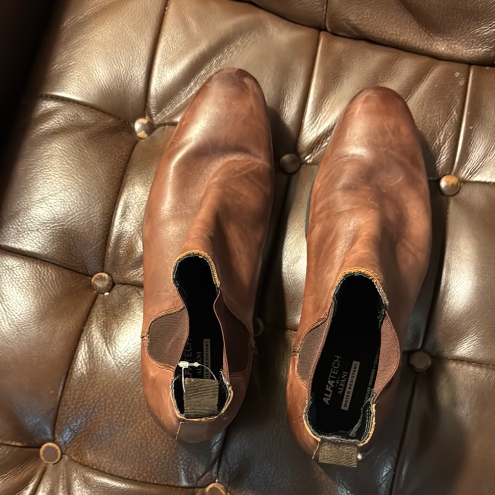 Alfani Brown Chukka Boots Sleek Design. New condition.